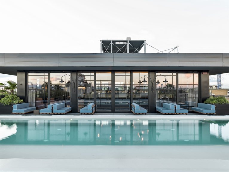 Elegant Business Lunch with Pool overlooking the Skyline of Milan